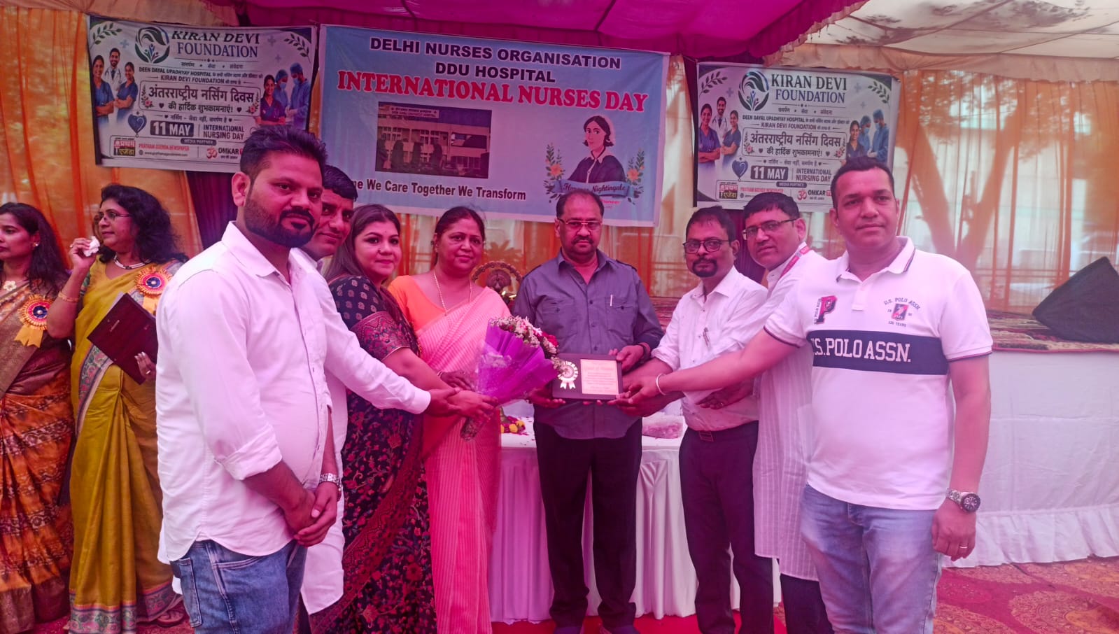 अंतरराष्ट्रीय नर्सिंग दिवस पर दीन दयाल उपाध्याय अस्पताल में नर्सिंग स्टाफ का भव्य सम्मान