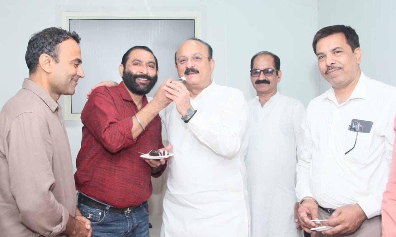 जनकपुरी विधानसभा के कर्मठ भाजपा सेवक राज कुमार का जन्मदिवस शिक्षा मंत्री आशीष सूद की गरिमामयी उपस्थिति में धूमधाम से संपन्न
