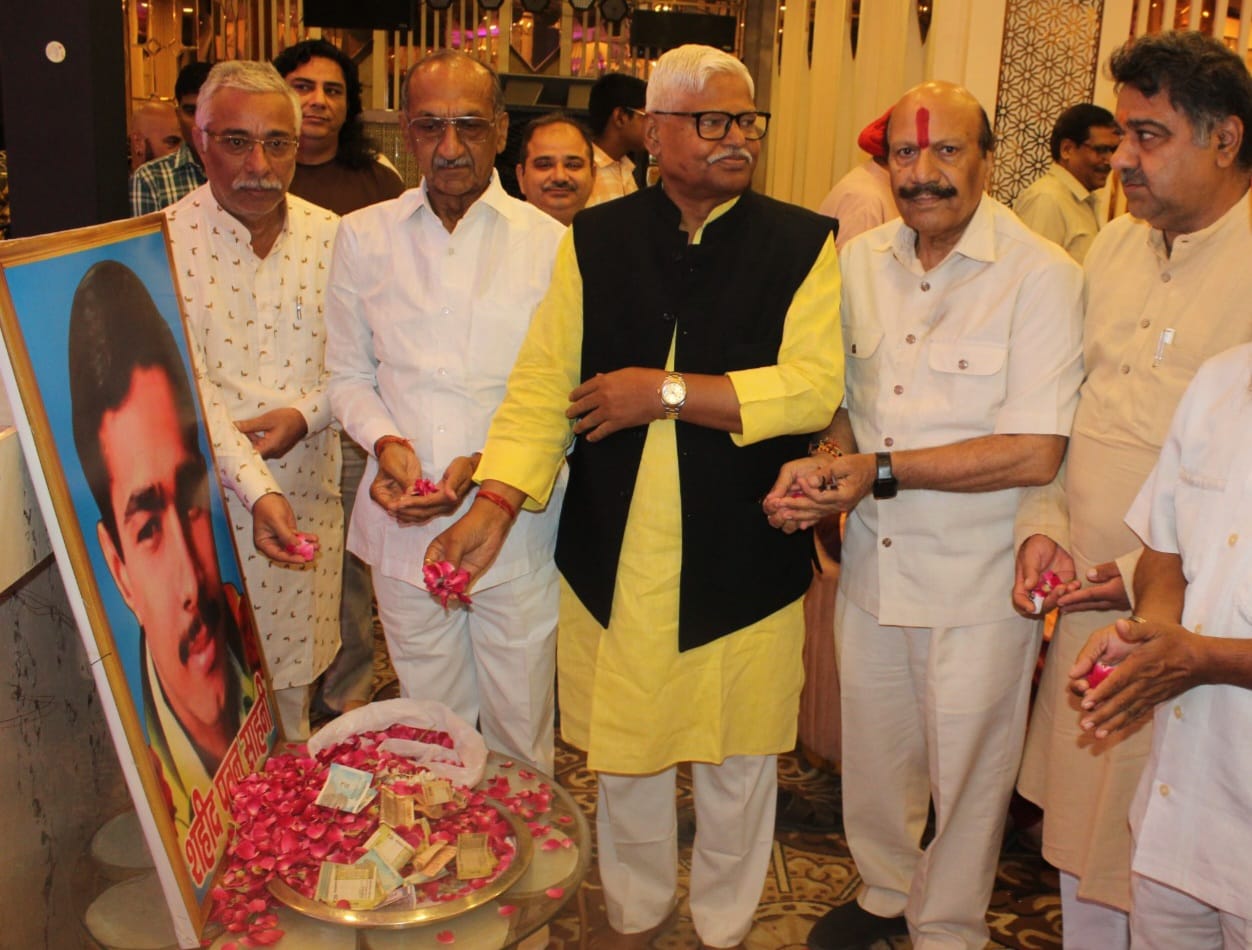शहीद पवन साहनी की 36वीं पुण्यतिथि पर भजन संध्या, सर्वदलीय नेताओं ने दी श्रद्धांजलि